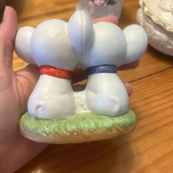 VTG Artmark Snuggling/Trunk Holding Elephants - 4in. Ceramic Figurine - Picture 4 of 6